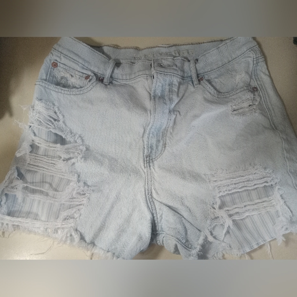 American Eagle 90s Boyfriend Shorts Size 10
